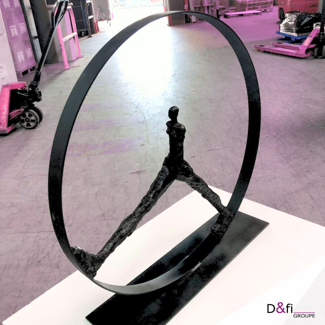transport logistique statue fragile oeuvre d'art luxe fine art airport roissy cdg defi groupe
