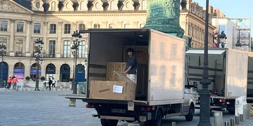 livraison-securise-transporteur-oeuvre-art-transport-logistique-fine-art-paris-roissy-cdg-france-defi-groupe