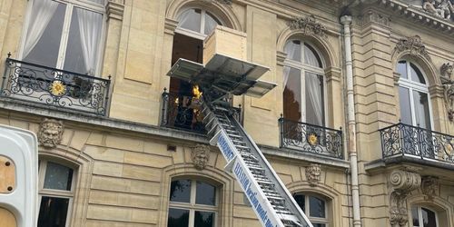 pickup-transporteur-oeuvre-art-transport-logistique-fine-art-paris-roissy-cdg-france-defi-groupe